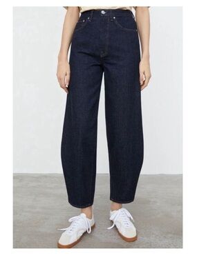 Toteme Barrel leg jeans dark wash